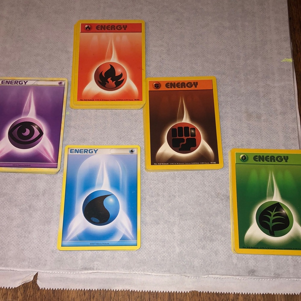 10 Pokémon energy of 5 different types 50 in total